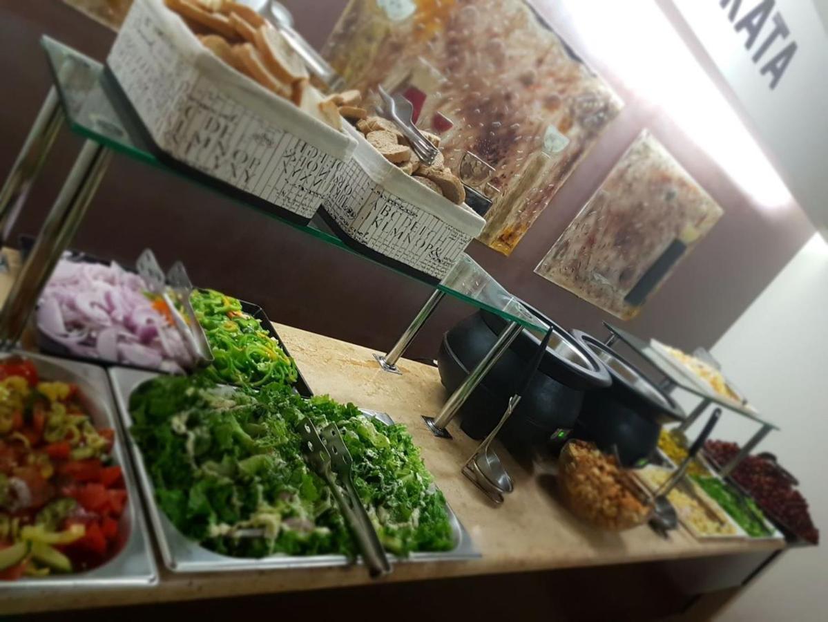 Paralía Hotel Honorata מראה חיצוני תמונה